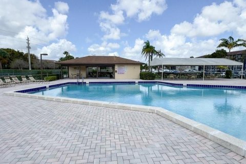 Condo in Pembroke Pines, Florida, 1 bedroom  № 2043280 - photo 28