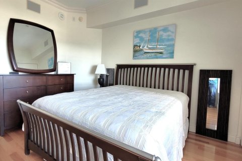 Condo in Highland Beach, Florida, 3 bedrooms  № 2158295 - photo 13
