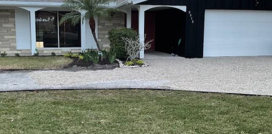 Villa ou maison à Sarasota, Floride 2 chambres, 166.3 m2 № 1820651