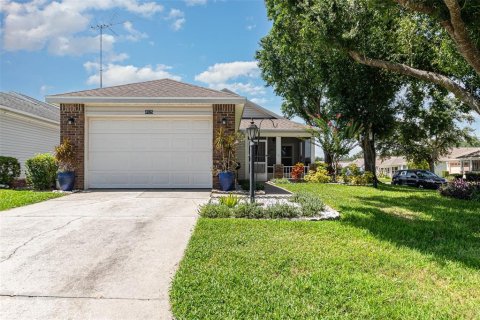 House in Leesburg, Florida 2 bedrooms, 112.78 sq.m. № 1854539 - photo 1