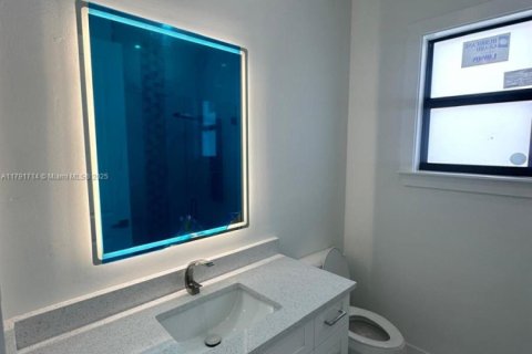 House in Lehigh Acres, Florida 3 bedrooms № 1700728 - photo 27