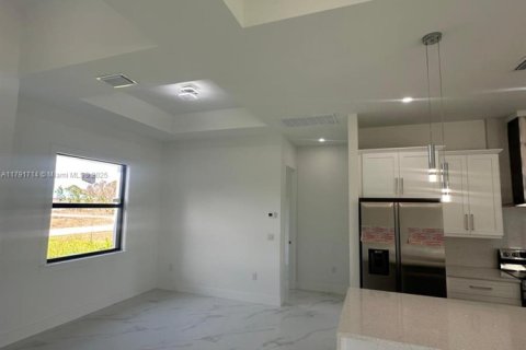 House in Lehigh Acres, Florida 3 bedrooms № 1700728 - photo 7