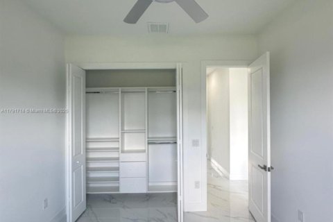 House in Lehigh Acres, Florida 3 bedrooms № 1700728 - photo 25