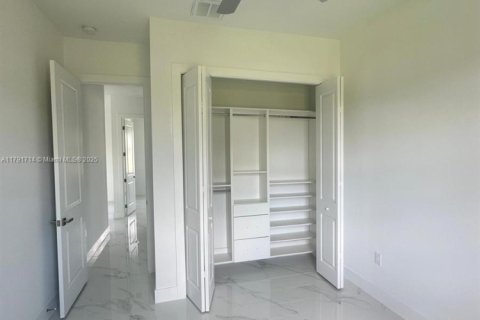 House in Lehigh Acres, Florida 3 bedrooms № 1700728 - photo 26