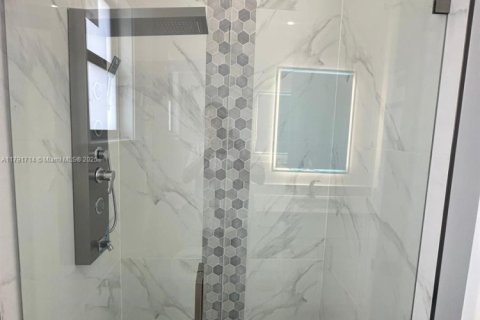 House in Lehigh Acres, Florida 3 bedrooms № 1700728 - photo 28