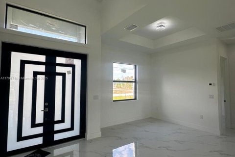 House in Lehigh Acres, Florida 3 bedrooms № 1700728 - photo 5