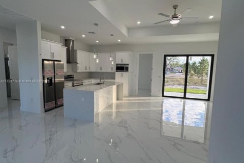 House in Lehigh Acres, Florida 3 bedrooms № 1700728 - photo 16