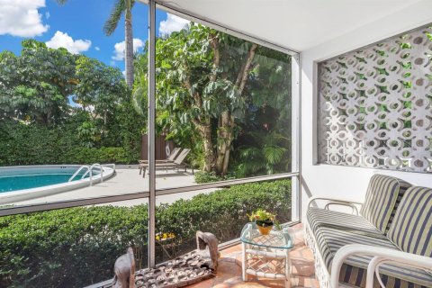Condo in Palm Beach, Florida, 1 bedroom № 2429780 - photo 10