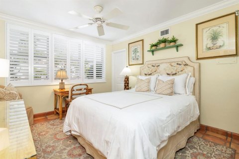 Condo in Palm Beach, Florida, 1 bedroom № 2429780 - photo 7