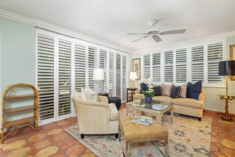 Condo in Palm Beach, Florida, 1 bedroom № 2429780 - photo 3
