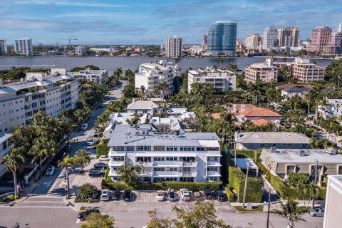 Condo in Palm Beach, Florida, 1 bedroom № 2429780 - photo 14