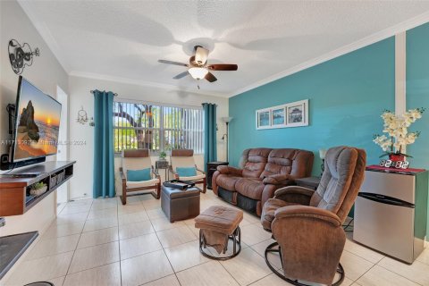 Condo in Lauderdale Lakes, Florida, 1 bedroom  № 1694715 - photo 3
