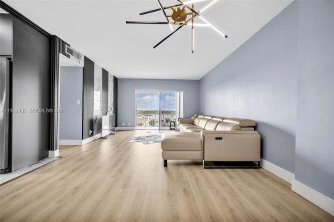 Condo in Hollywood, Florida, 2 bedrooms  № 2152491