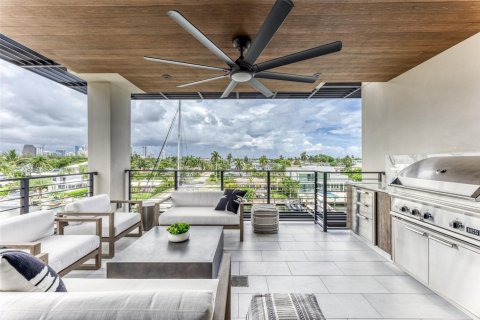 Condo in Fort Lauderdale, Florida, 3 bedrooms  № 691910 - photo 1
