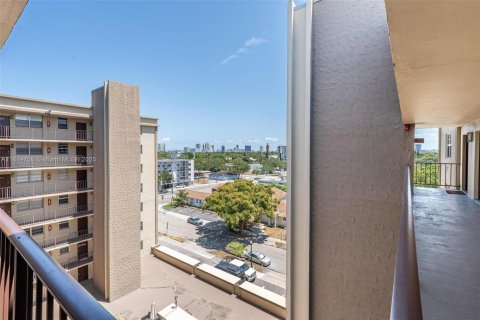 Condominio en venta en Hollywood, Florida, 2 dormitorios, 123.75 m2 № 1772349 - foto 23