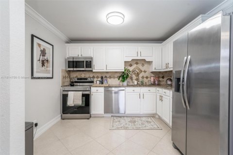 Condominio en venta en Hollywood, Florida, 2 dormitorios, 123.75 m2 № 1772349 - foto 12