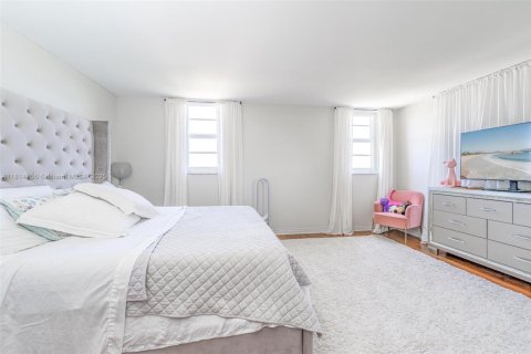 Condominio en venta en Hollywood, Florida, 2 dormitorios, 123.75 m2 № 1772349 - foto 14