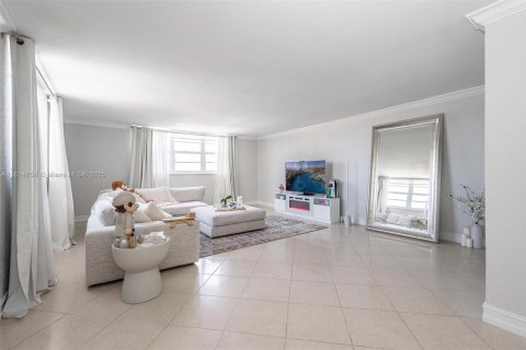 Condominio en venta en Hollywood, Florida, 2 dormitorios, 123.75 m2 № 1772349 - foto 1