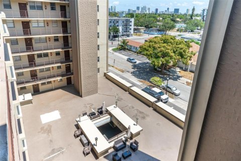 Condominio en venta en Hollywood, Florida, 2 dormitorios, 123.75 m2 № 1772349 - foto 24