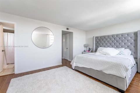 Condominio en venta en Hollywood, Florida, 2 dormitorios, 123.75 m2 № 1772349 - foto 15