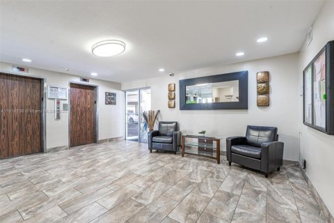 Condominio en venta en Hollywood, Florida, 2 dormitorios, 123.75 m2 № 1772349 - foto 17