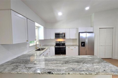 Купить виллу или дом в Делтона, Флорида 9 комнат, 180.79м2, № 2208052 - фото 9