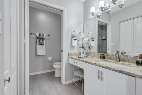 Condo in Sarasota, Florida, 2 bedrooms № 2221627 - photo 12