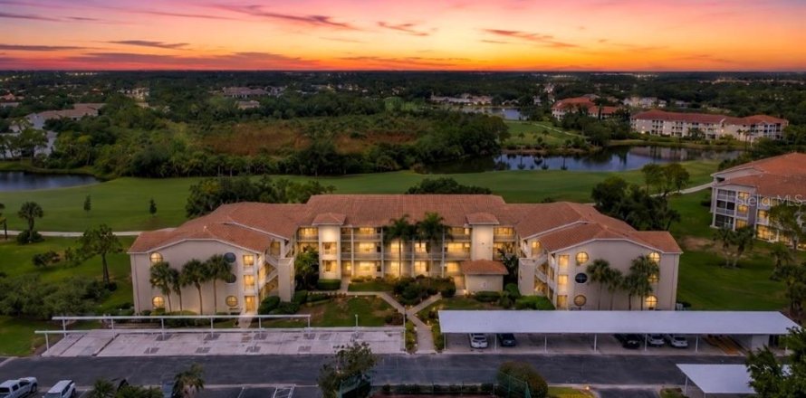 Condo in Sarasota, Florida, 2 bedrooms № 2221627