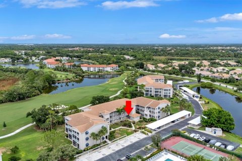 Condo in Sarasota, Florida, 2 bedrooms № 2221627 - photo 3