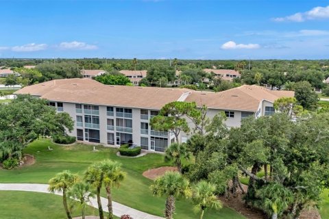 Condo in Sarasota, Florida, 2 bedrooms № 2221627 - photo 18