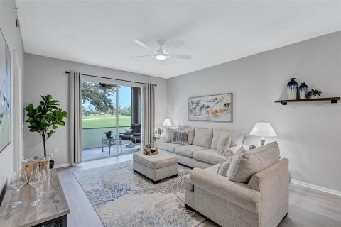 Condo in Sarasota, Florida, 2 bedrooms № 2221627 - photo 4