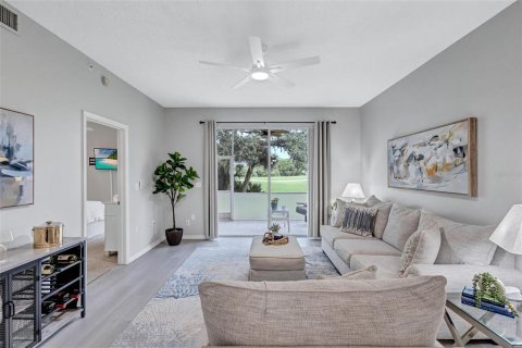 Condo in Sarasota, Florida, 2 bedrooms № 2221627 - photo 5