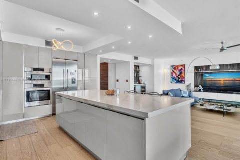 Condo in Aventura, Florida, 3 bedrooms  № 2059728 - photo 13