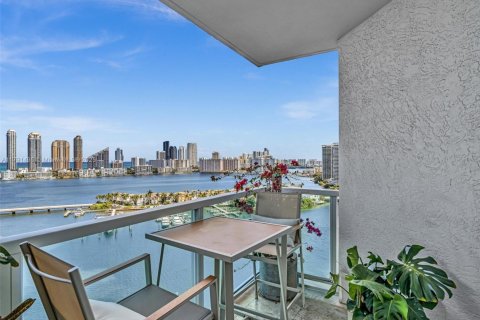 Condo in Aventura, Florida, 3 bedrooms  № 2059728 - photo 16