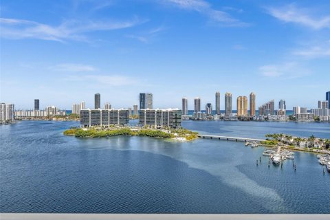 Condo in Aventura, Florida, 3 bedrooms  № 2059728 - photo 2