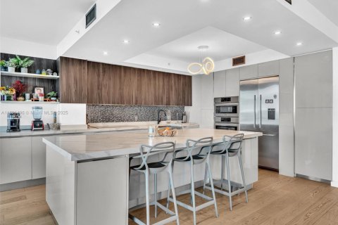 Condo in Aventura, Florida, 3 bedrooms  № 2059728 - photo 12