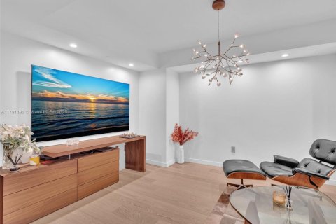 Condo in Aventura, Florida, 3 bedrooms  № 2059728 - photo 18