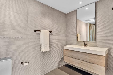 Condo in Aventura, Florida, 3 bedrooms  № 2059728 - photo 28