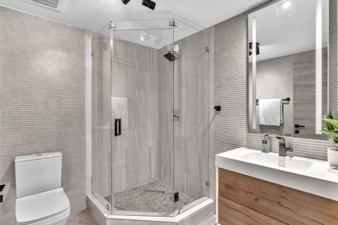 Condo in Aventura, Florida, 3 bedrooms  № 2059728 - photo 24