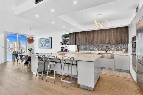 Condo in Aventura, Florida, 3 bedrooms  № 2059728 - photo 11