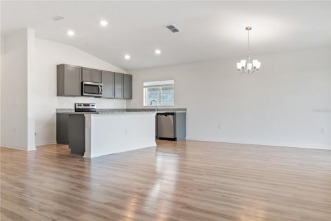 Casa en alquiler en Winter Haven, Florida, 4 dormitorios, 157.56 m2 № 1900969 - foto 2