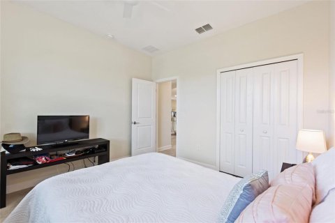 Casa en venta en Davenport, Florida, 4 dormitorios, 210.8 m2 № 2239361 - foto 6