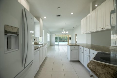 Villa ou maison à louer à Sarasota, Floride: 2 chambres, 142.51 m2 № 2406684 - photo 12