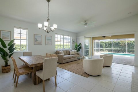 Villa ou maison à louer à Sarasota, Floride: 2 chambres, 142.51 m2 № 2406684 - photo 4