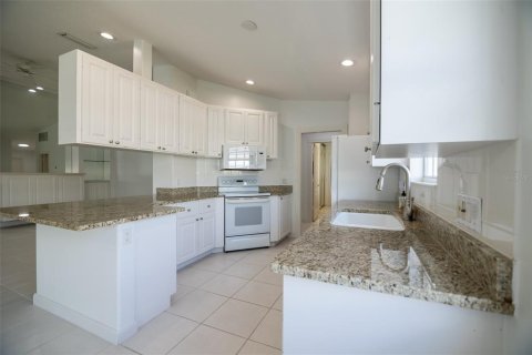 Villa ou maison à louer à Sarasota, Floride: 2 chambres, 142.51 m2 № 2406684 - photo 15