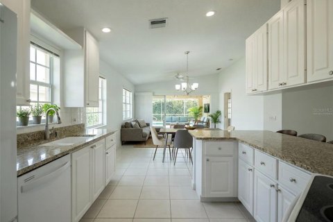 Villa ou maison à louer à Sarasota, Floride: 2 chambres, 142.51 m2 № 2406684 - photo 3
