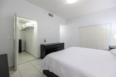 Copropriété à louer à Doral, Floride: 3 chambres, 103.03 m2 № 1929834 - photo 11