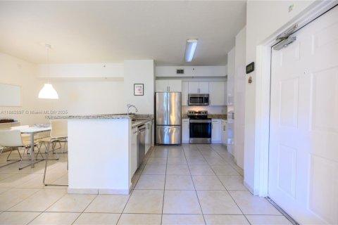 Copropriété à louer à Doral, Floride: 3 chambres, 103.03 m2 № 1929834 - photo 6