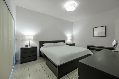 Copropriété à louer à Doral, Floride: 3 chambres, 103.03 m2 № 1929834 - photo 9