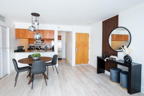 Condo in Miami, Florida, 3 bedrooms № 1998554 - photo 4